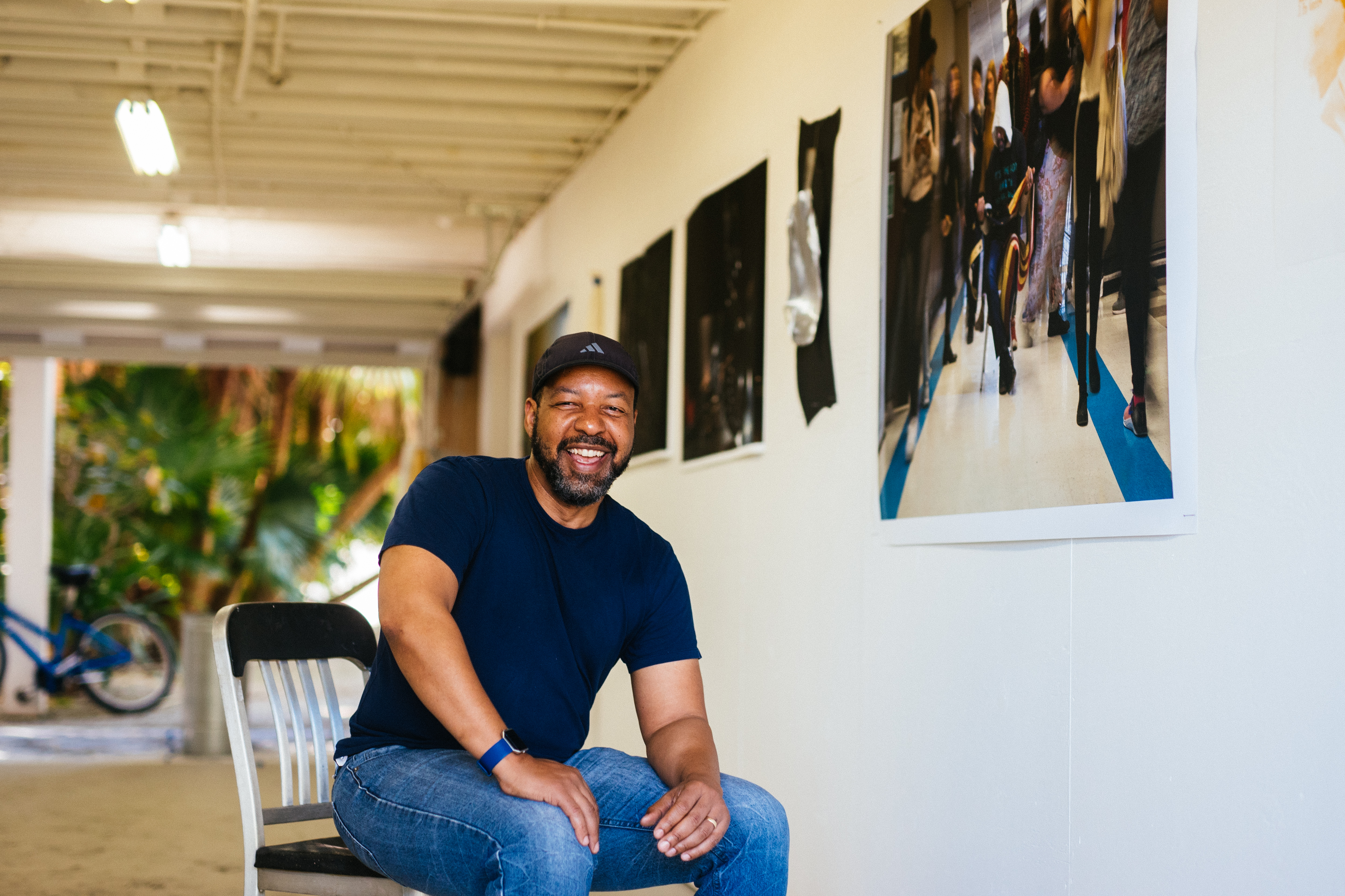 Cecil McDonald, Jr. (2010 3Arts Awardee) at The Rauschenberg Residency in Captiva, Florida. Photo by Mark Poucher. 